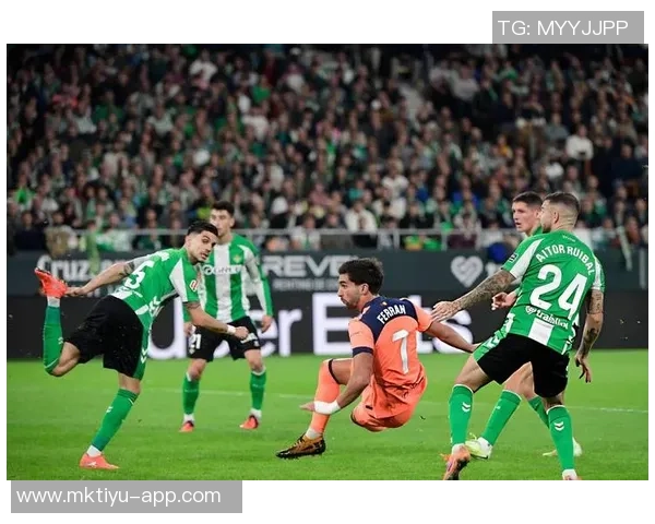 巴萨积极推进续约中场小将胡安埃尔南德斯已进行数月谈判