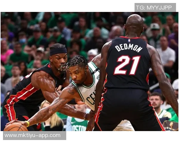 热火全队齐发力半场9人得分5人上双展现团队实力