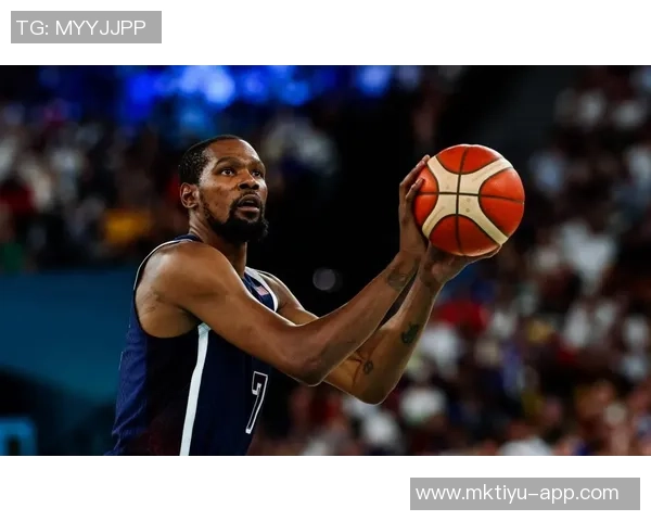 乌度卡强调杜兰特在年轻球队中应更积极发声以引领队友成长