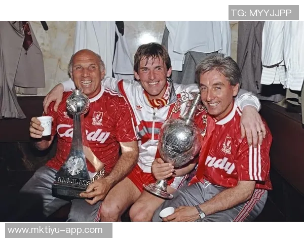 福勒回顾利物浦队史四大传奇球星杰拉德达格利什拉什与巴恩斯的辉煌成就