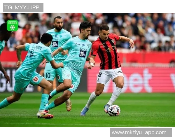 法甲精彩对决摩纳哥争胜巴黎轻取里尔展现实力