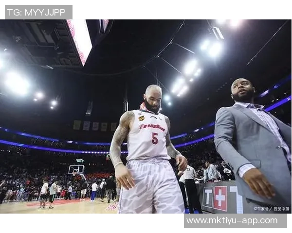 卡梅隆布泽尔高效表现助杜克险胜9助攻4抢断展现全能实力